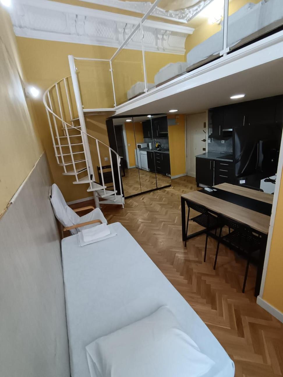 Apartamentos Sol Mayor Мадрид Экстерьер фото
